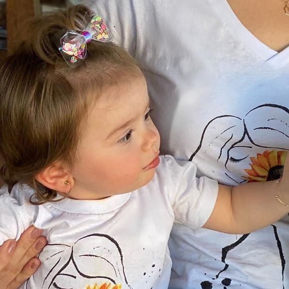 Filha de Thaeme, da dupla com Thiago, sofre ataques na web