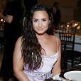 Demi Lovato comemora noivado: 'O ficialmente vou ser parceira de outra pessoa' 