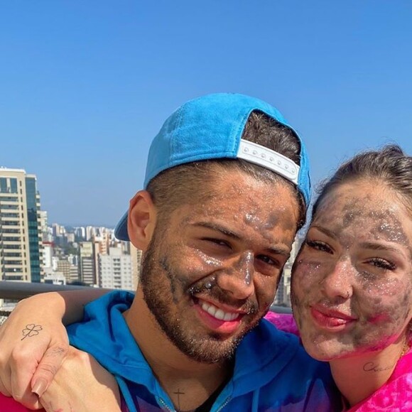 Zé Felipe e Virginia Fonseca assumiram namoro no último dia 10