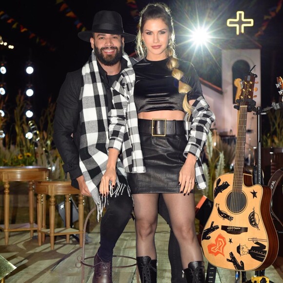 Andressa Suita adora combinar elementos de seu look com o marido, Gusttavo Lima