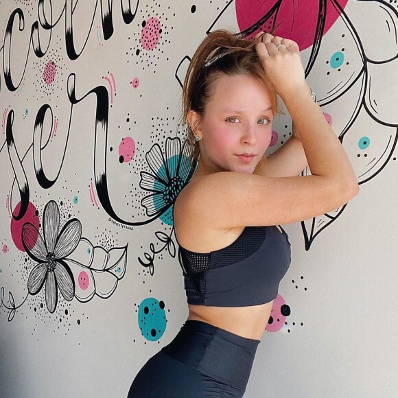 Larissa Manoela, aos 19 anos, segue uma rotina de treinos diversificados