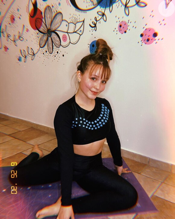 Larissa Manoela pratica também ioga
