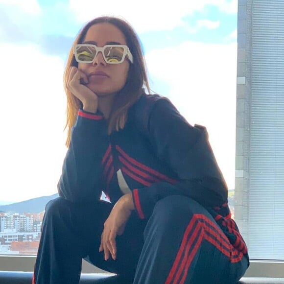 Anitta está sendo vista na companhia de Lucas Omulek, apontado como seu affair