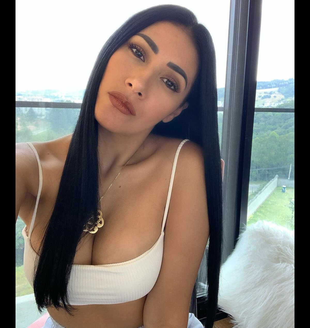 Foto: Simaria aposta em maquiagem poderosa com batom nude - Purepeople