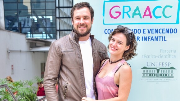 Sergio Guizé posta foto com Bianca Bin e afasta especulação de término com atriz