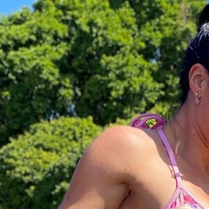 Graciele Lacerda posta foto de biquíni e ganha elogios na web
