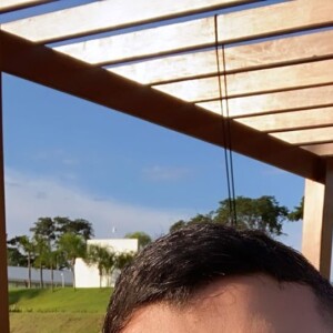 Gusttavo Lima cantou sucesso com os filhos no Dia dos Pais