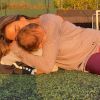 Patricia Abravanel ganha beijo do marido em vídeo