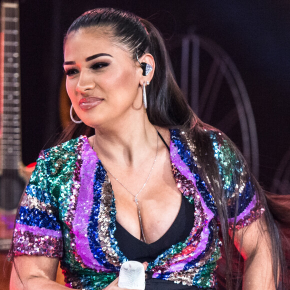 Dupla de Simaria, Simone cria conteúdo sobre o dia a dia fora dos palcos 