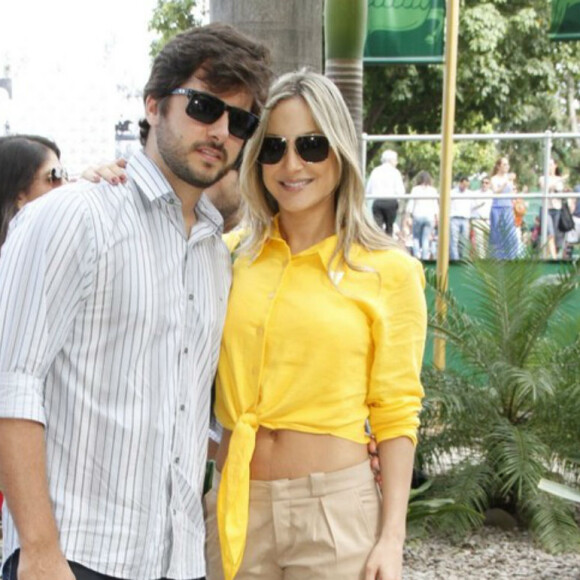 Claudia Leitte e o marido, Marcio Pedreira, também ofereceram brócolis para Bella