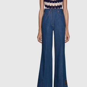 Calça flare Gucci usado por Marina Ruy Barbosa está à venda na loja online por $ 950, aproximadamente R$ 5 mil