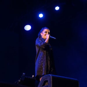 Maiara e Maraisa cantaram hits de sucesso no show drive-in em Brasília