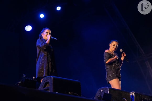 Maiara e Maraisa cantaram hits de sucesso no show drive-in em Brasília