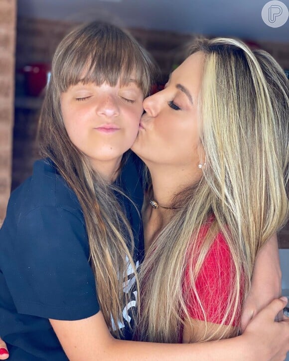 Ticiane Pinheiro encantou web ao posar com a filha Rafaella Justus