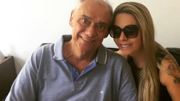 Namorada de Marcelo Rezende sofre com ausência de jornalista: '3 anos sem você'