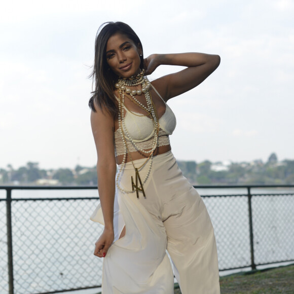 Anitta recebeu críticas depois de plásticas