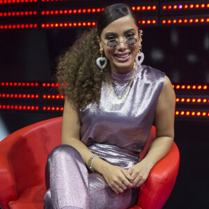 Anitta emplaca um sucesso atrás do outro