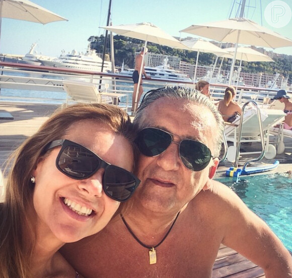 Galvão Bueno é casado com Desirée Soares. O casal é dono de uma agência de modelos