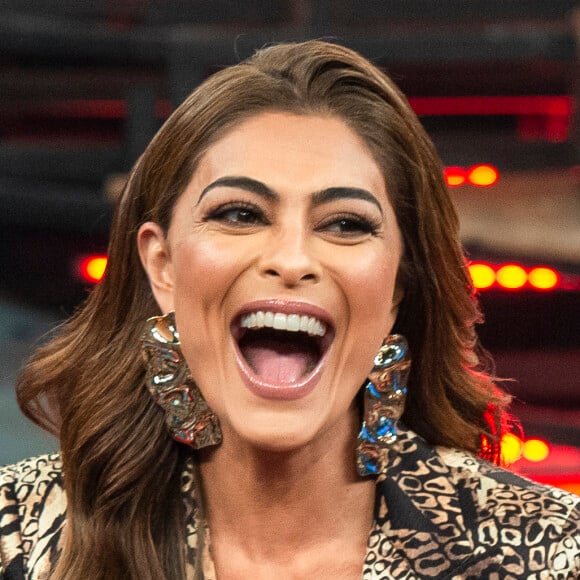 Juliana Paes está em casa no RJ, mas não fez comentários sobre o assunto