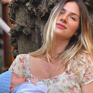 Filho de Bruno Gagliasso e Giovanna Ewbank usa fantasia de girafa em foto