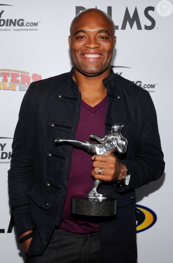 Anderson Silva ganhou prêmio de melhor nocaute do ano no MMA em 2011