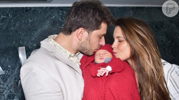 Kamilla Salgado e Eliéser Ambrósio deixam maternidade com o filho, Bento, nesta segunda-feira, 28 de setembro de 2020