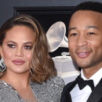 3º filho de John Legend e Chrissy Teigen morre no parto e casal emociona em fotos