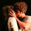 Caio Castro beija atriz em gravação clipe em São Paulo, nesta terça-feira, 4 de novembro de 2014