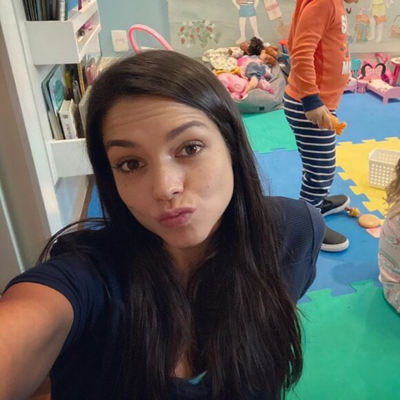 Thais Fersoza se diverte com a filha, Melinda, de 4 anos