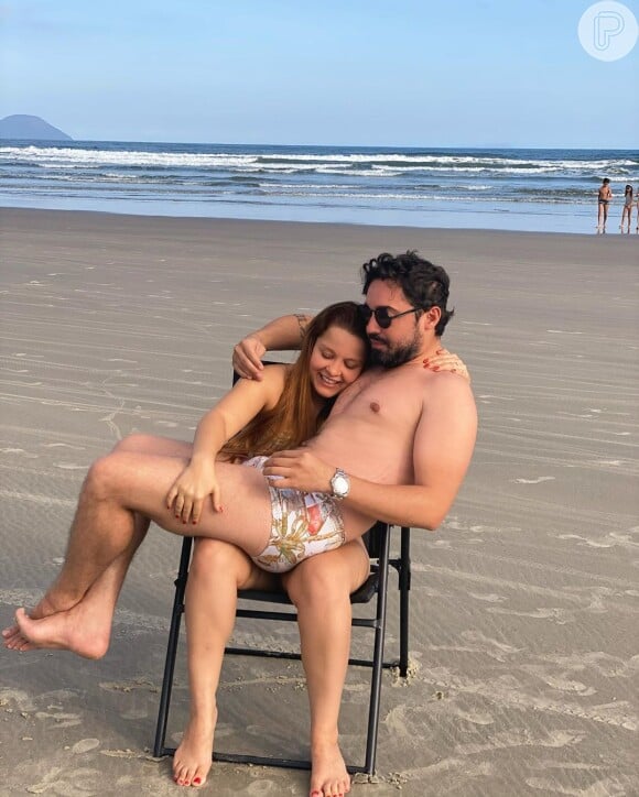 Maiara e Fernando Zor curtem praia após retomar relação