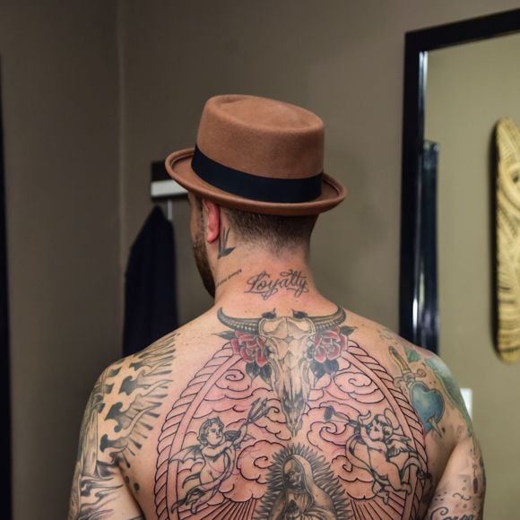 Felipe Titto exibe nova tatuagem: 'Não sou religioso mas tenho uma ligação com Deus e com a Guadalupe'