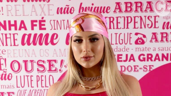 Grávida pela primeira vez, Virginia Fonseca apostou em vestido de cetim pink para inauguração de loja em Goiás nesta quinta-feira, 18 de outubro de 2020