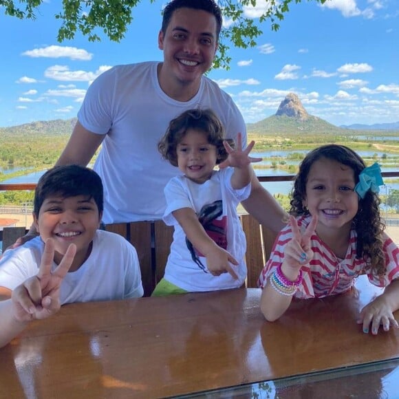 Wesley Safadão é pai de Yhudy, de 9 anos, Ysis, de 6, e Dom, de 2