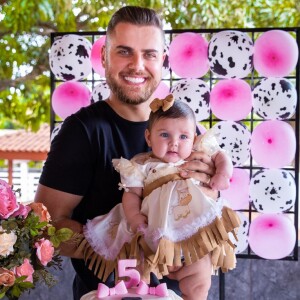Filha de Zé Neto, Angelina ganha festa temática de Fazenda