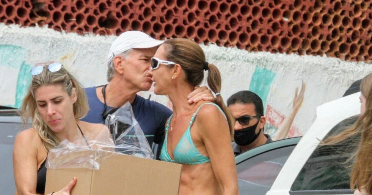 Fernanda Venturini Ganha Beijo Do Ex Marido Bernardinho Ao Fazer 50 Anos Fotos Purepeople