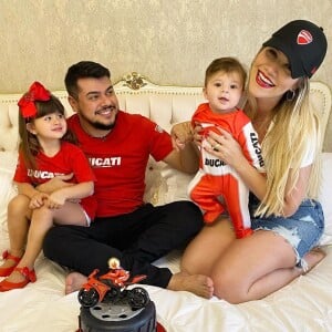 Cristiano e a mulher, Paula Vaccari, adoram escolher temas criativos para os mesversários do filho