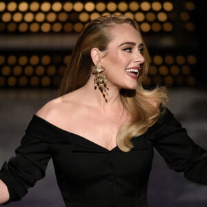 Com menos 45kg, Adele dispensa R$ 296 milhões de produtor emagrecedor