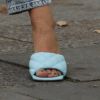 Quilted flat sandal dá ar maximalista ao visual