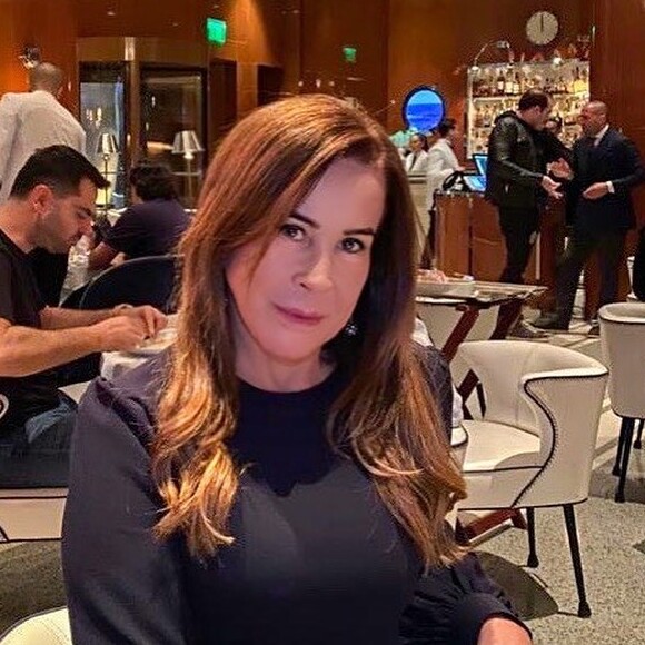 Zilu Godoi teve dia de 'empreguete' antes de mostrar seu estilo para compromisso