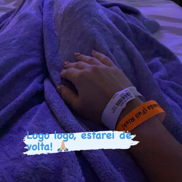 Mirella Santos faz foto no Hospital Albert Einstein, em São Paulo