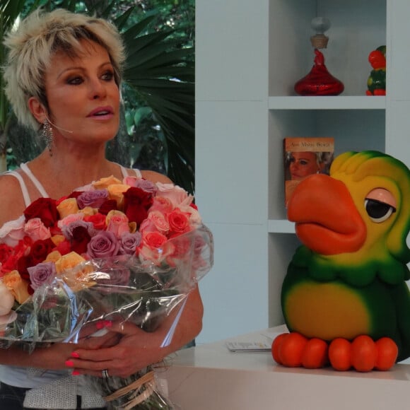 Ana Maria Braga garantiu que, se pudesse voltar no tempo, pediria para Tom Veiga se amar mais: 'Sofria por amor'