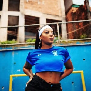 Ludmilla rebateu críticas por clipe em favela no Rio de Janeiro