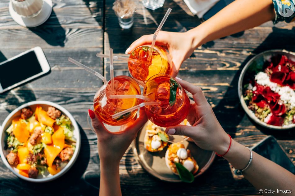 Aposte nos líquidos, mas lembre-se que bebidas alcóolicas podem desidratar