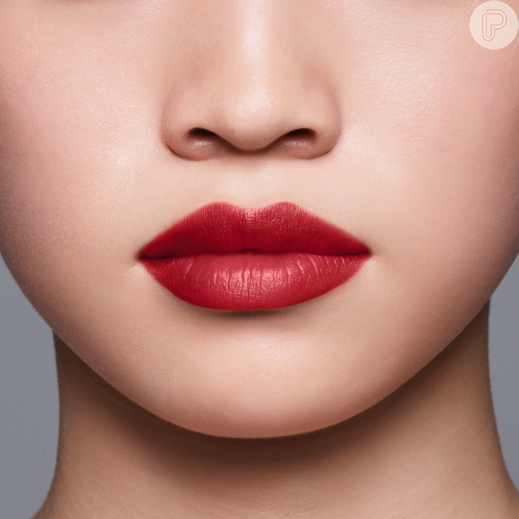 Lápis labial dois em 1 da Shiseido: primer e delineador ao mesmo tempo