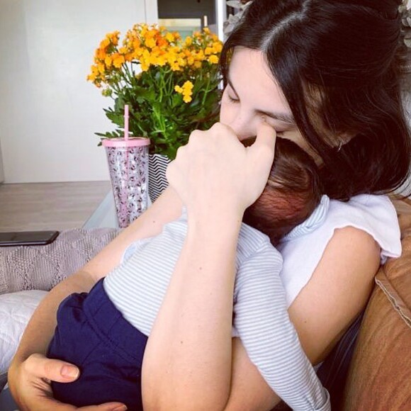 Sthefany Brito é adepta da maternidade real em posts no Instagram