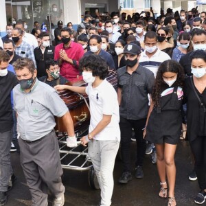 Velório de Seu Francisco, pai de Zezé Di Camargo, aconteceu em Goiânia