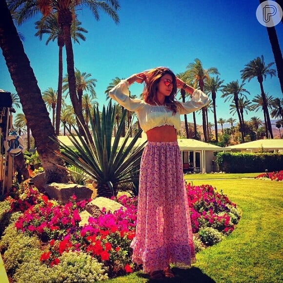 Thaila Ayala se veste no melhor estilo boho para ir ao Coachella 