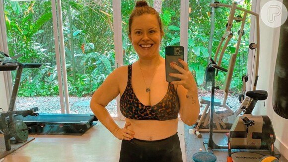 Mariana Bridi deixa corpo à mostra em look fitness e ganha elogios na web