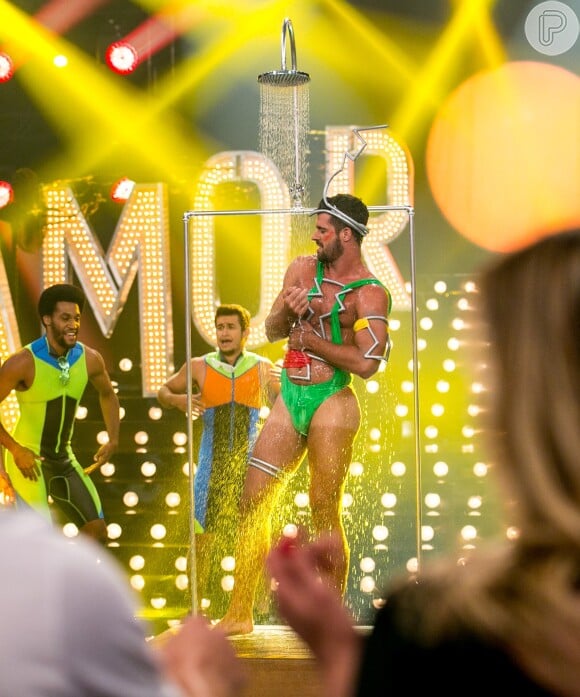 Bruno Miranda como o personagem Borat na 9ª temporada de 'Amor & Sexo', apresentado por Fernanda Lima