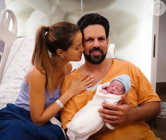 Foto: Filha de Tata Estaniecki e Júlio Cocielo, Beatriz nasceu em 18 de  abril de 2020 - Purepeople